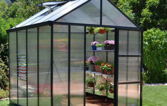 Nettoyer sa serre de jardin